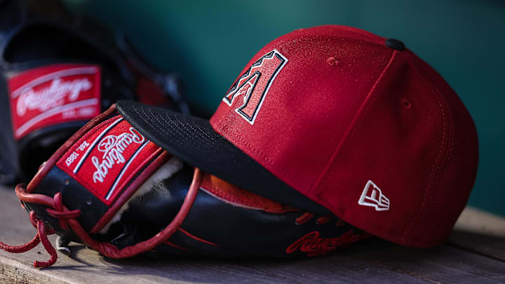 Jun 7, 2023; Washington, District of Columbia, USA; A general view of an Arizona Diamondbacks hat and Rawlings glove in the dugout during the fifth inning of the game against the Washington Nationals at Nationals Park. Mandatory Credit: Scott Taetsch-Imagn Images Jun 7, 2023; Washington, District of Columbia, USA; A general view of an Arizona Diamondbacks hat and Rawlings glove in the dugout during the fifth inning of the game against the Washington Nationals at Nationals Park. Mandatory Credit: Scott Taetsch-Imagn Images