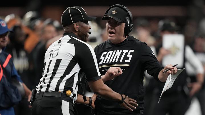 Sep 27, 2026; New Orleans, Louisiana, USA; New Orleans Saints head coach Kellen Moore speaks with the referee during the second quarter against the Las Vegas Raiders at Caesars Superdome. Mandatory Credit: Matthew Hinton-Imagn Images Sep 27, 2026; New Orleans, Louisiana, USA; New Orleans Saints head coach Kellen Moore speaks with the referee during the second quarter against the Las Vegas Raiders at Caesars Superdome. Mandatory Credit: Matthew Hinton-Imagn Images
