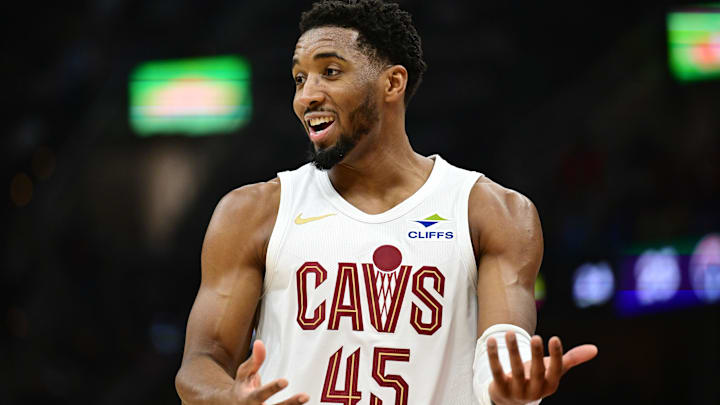 Dec 13, 2024; Cleveland, Ohio, USA; Cleveland Cavaliers guard Donovan Mitchell (45) talks to fan during the first half against the Washington Wizards at Rocket Mortgage FieldHouse. Mandatory Credit: Ken Blaze-Imagn Images Dec 13, 2024; Cleveland, Ohio, USA; Cleveland Cavaliers guard Donovan Mitchell (45) talks to fan during the first half against the Washington Wizards at Rocket Mortgage FieldHouse. Mandatory Credit: Ken Blaze-Imagn Images