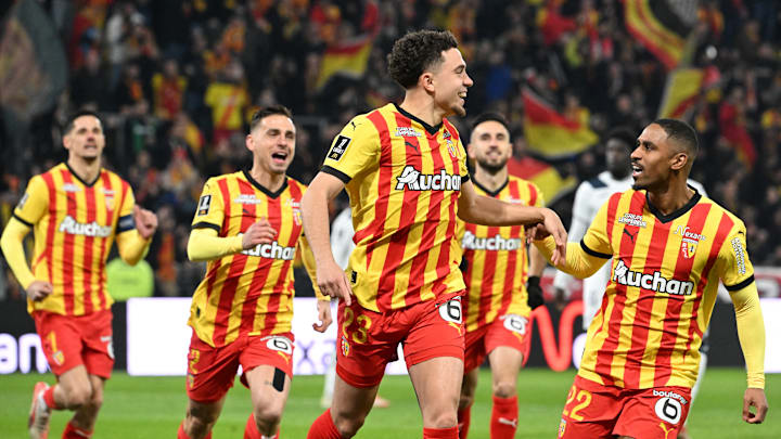 Lens reste sur une victoire au Vélodrome. Lens reste sur une victoire au Vélodrome.
