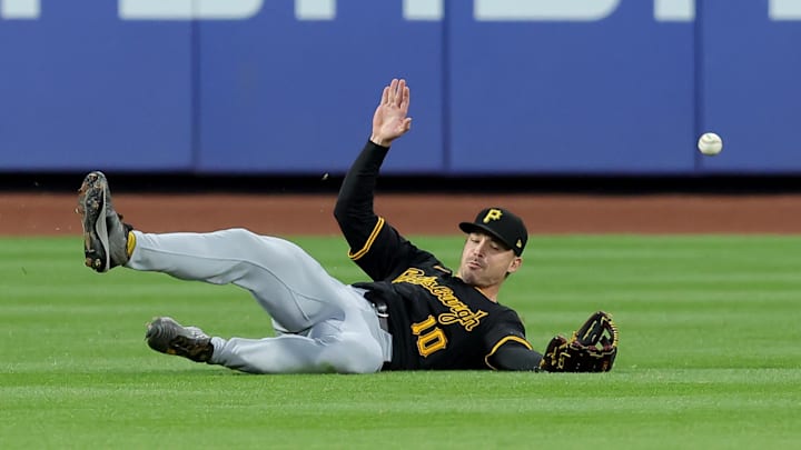 Apr 16, 2024; New York City, New York, USA; Pittsburgh Pirates left fielder Bryan Reynolds (10)