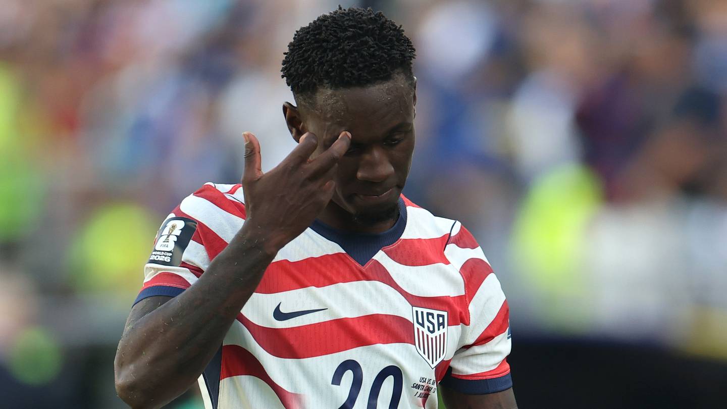 Absurd USA red card puts referee to shame at the World Cup - FanSided