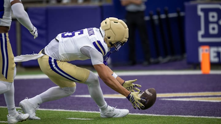 Dylan Robinson gets the scoring started in the Spring Game with a fumble recovery in the end zone.