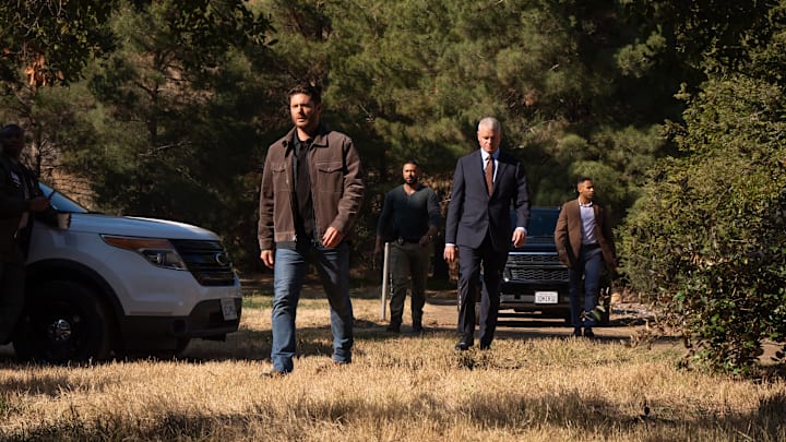 Mark Meachum (Jensen Ackles), Luke Finau (Uli Latukefu), Nathan Blythe (Eric Dane), and Keyonte Bell (Elliot Knight) in COUNTDOWN Photo: ELIZABETH MORRIS © AMAZON CONTENT SERVICES LLC