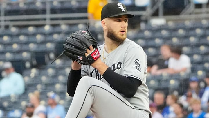 Chicago White Sox starting pitcher Sean Burke (59) throws against the Kansas City Royals at Kauffman Stadium. 