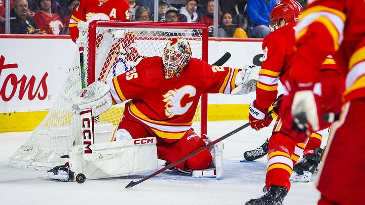 Mar 30, 2024; Calgary, Alberta, CAN; Calgary Flames goaltender Jacob Markstrom (25) makes a save against the Los Angeles Kings during the third period at Scotiabank Saddledome. Mandatory Credit: Sergei Belski-USA TODAY Sports Mar 30, 2024; Calgary, Alberta, CAN; Calgary Flames goaltender Jacob Markstrom (25) makes a save against the Los Angeles Kings during the third period at Scotiabank Saddledome. Mandatory Credit: Sergei Belski-USA TODAY Sports