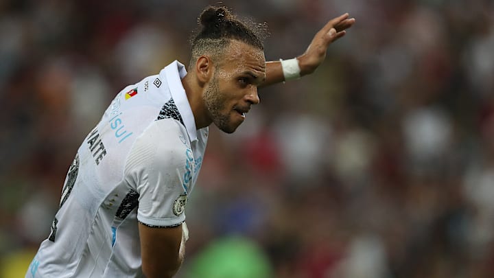 Atacante está recuperado de lesão muscular Atacante está recuperado de lesão muscular