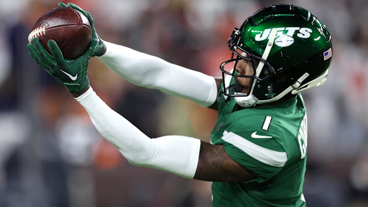 Dec 28, 2023; Cleveland, Ohio, USA; New York Jets cornerback Sauce Gardner (1) warms up before the game against the Cleveland Browns at Cleveland Browns Stadium. Mandatory Credit: Scott Galvin-Imagn Images Dec 28, 2023; Cleveland, Ohio, USA; New York Jets cornerback Sauce Gardner (1) warms up before the game against the Cleveland Browns at Cleveland Browns Stadium. Mandatory Credit: Scott Galvin-Imagn Images