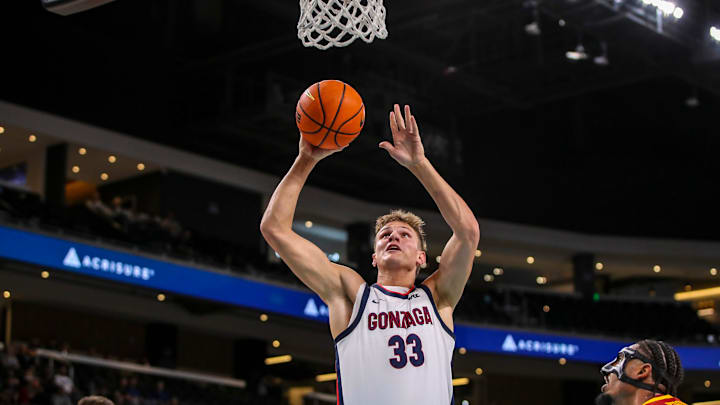Gonzaga Bulldogs forward Ben Gregg (33) takes a shot during the first half of their exhibition game at Acrisure Arena in Palm Desert, Calif., Saturday, Oct. 26, 2024.