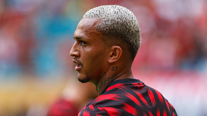 Wesley está na mira da Roma