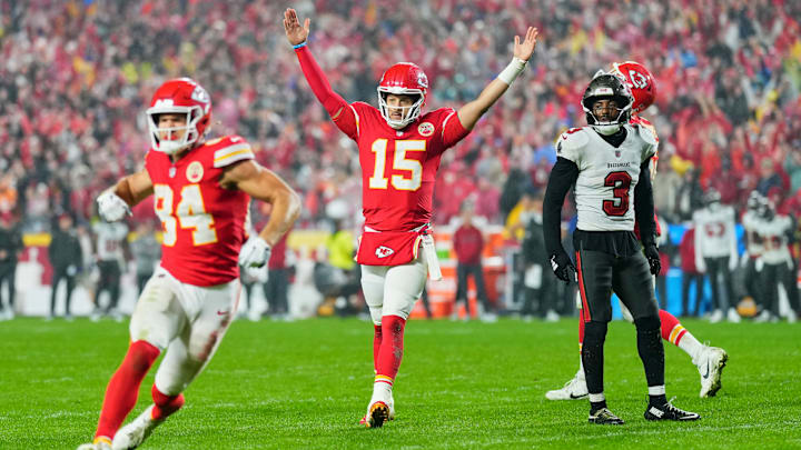 Tampa Bay Buccaneers fans are furious that the Kansas City Chiefs seemingly got away with a false start on a critical play.
