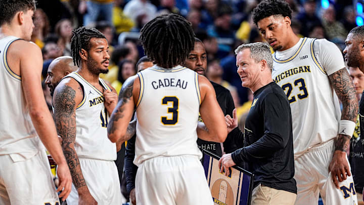 Michigan head coach Dusty May talks to players at a timeout against Indiana during the second half at Crisler Center in Ann Arbor on Tuesday, Jan. 20, 2026.