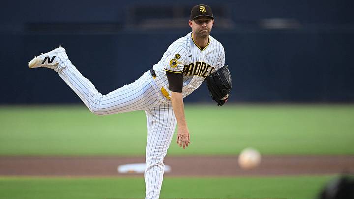 Aug 25, 2026; San Diego, California, USA;  San Diego Padres pitcher Michael King (34) delivers during the first inning against the Pittsburgh Pirates at Petco Park.  Mandatory Credit: Denis Poroy-Imagn Images