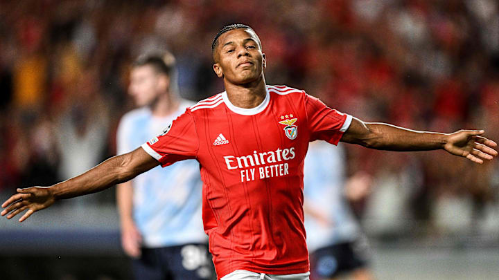 O atacante brasileiro marcou seu primeiro gol com a camisa do Benfica O atacante brasileiro marcou seu primeiro gol com a camisa do Benfica