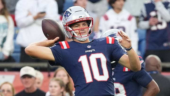 Aug 22, 2026; Foxborough, Massachusetts, USA; New England Patriots quarterback Drake Maye (10) prior to the game against the Philadelphia Eagles at Gillette Stadium. Mandatory Credit: Gregory Fisher-Imagn Images Aug 22, 2026; Foxborough, Massachusetts, USA; New England Patriots quarterback Drake Maye (10) prior to the game against the Philadelphia Eagles at Gillette Stadium. Mandatory Credit: Gregory Fisher-Imagn Images