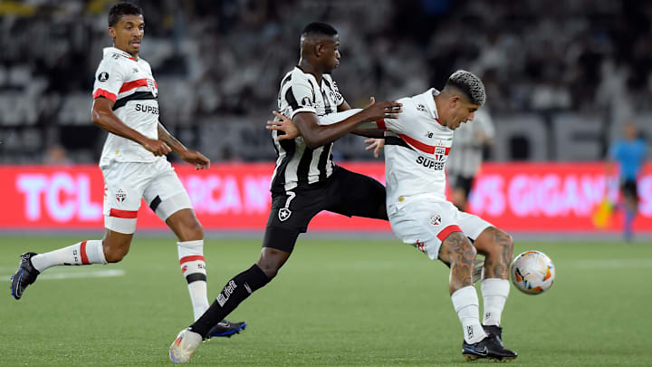 Luiz Henrique teve boas chances contra o Tricolor no Estádio Nilton Santos, mas não converteu em gols Luiz Henrique teve boas chances contra o Tricolor no Estádio Nilton Santos, mas não converteu em gols