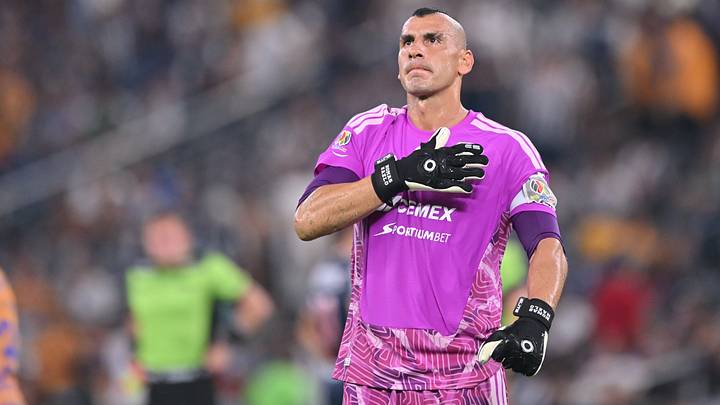 El argentino Nahuel Guzmán fue una de las figuras del Clásico Regio El argentino Nahuel Guzmán fue una de las figuras del Clásico Regio