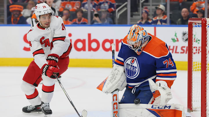 Carolina Hurricanes v Edmonton Oilers