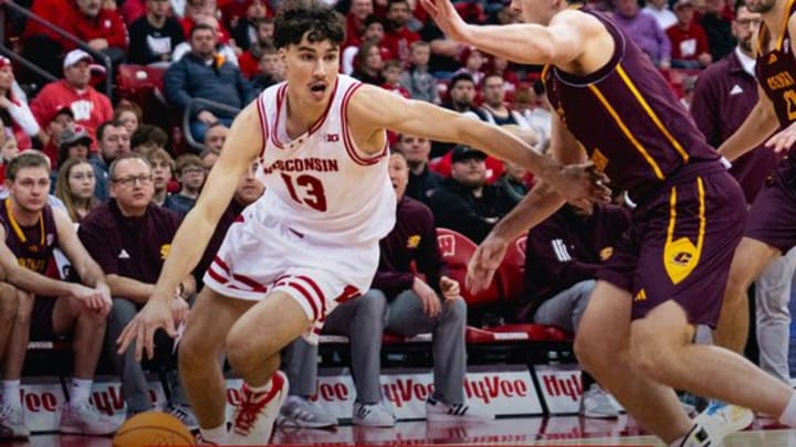 Wisconsin guard Hayden Jones drives to the basket in the first half against Central Michigan.