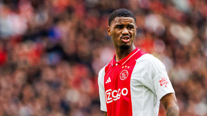 Hato's move to Stamford Bridge is getting closer and closer. Hato's move to Stamford Bridge is getting closer and closer.