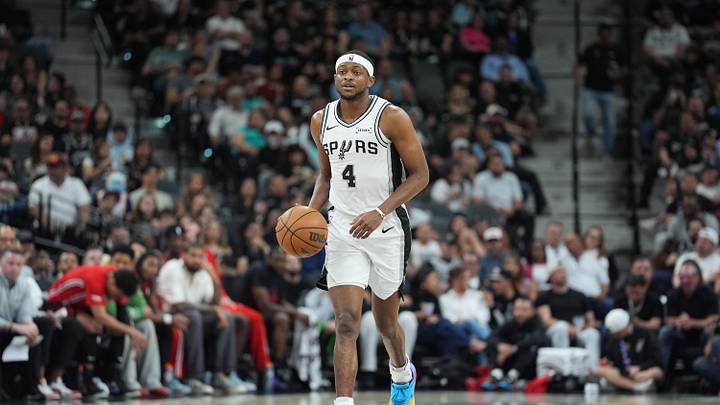 San Antonio Spurs guard De'Aaron Fox is a solid prop target in Game 1. 
