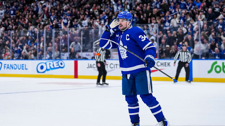 Chicago Blackhawks v Toronto Maple Leafs