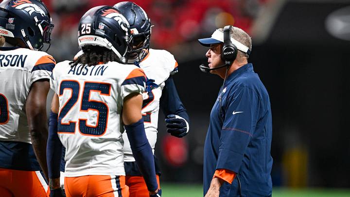 ATLANTA, GA - AUGUST 14: Denver head coach Sean Payton talks to his defense during the NFL, American Football Herren, USA pre-season game between the Denver Broncos and the Atlanta Falcons on August 14th, 2026 at Mercedes-Benz Stadium in Atlanta, GA. ATLANTA, GA - AUGUST 14: Denver head coach Sean Payton talks to his defense during the NFL, American Football Herren, USA pre-season game between the Denver Broncos and the Atlanta Falcons on August 14th, 2026 at Mercedes-Benz Stadium in Atlanta, GA.