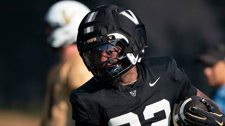 Vanderbilt running back Makhilyn Young (22) runs the ball during practice at Vanderbilt University Wednesday, Aug. 5, 2026.