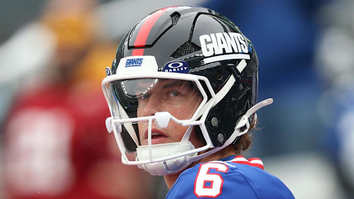 Dec 14, 2025; East Rutherford, New Jersey, USA; New York Giants quarterback Jaxson Dart (6) warms up before the game against the Washington Commanders at MetLife Stadium. Dec 14, 2025; East Rutherford, New Jersey, USA; New York Giants quarterback Jaxson Dart (6) warms up before the game against the Washington Commanders at MetLife Stadium.