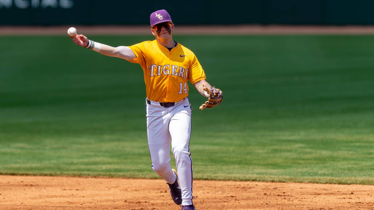 LSU Baseball drops series finale against Arkansas but, picks up crucial ...