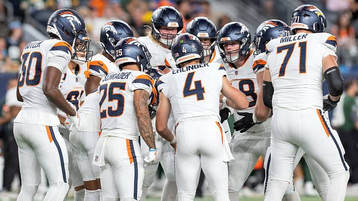 August 22, 2026, Denver, Colorado, USA: Broncos QB SAM EHLINGER give the play to his team mates in the huddle during the 2nd. Half at Empower Field at Mile High Friday evening. Packers beat the Broncos in Pre-Season 33-13. August 22, 2026, Denver, Colorado, USA: Broncos QB SAM EHLINGER give the play to his team mates in the huddle during the 2nd. Half at Empower Field at Mile High Friday evening. Packers beat the Broncos in Pre-Season 33-13.