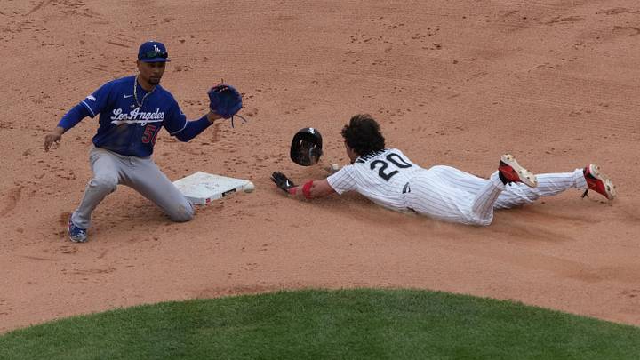 Jun 14, 2026; Chicago, Illinois, USA; Chicago White Sox third baseman Miguel Vargas (20) steals second base as Los Angeles Dodgers shortstop Mookie Betts (50) takes the throw during the sixth inning at Rate Field. Mandatory Credit: David Banks-Imagn Images Jun 14, 2026; Chicago, Illinois, USA; Chicago White Sox third baseman Miguel Vargas (20) steals second base as Los Angeles Dodgers shortstop Mookie Betts (50) takes the throw during the sixth inning at Rate Field. Mandatory Credit: David Banks-Imagn Images