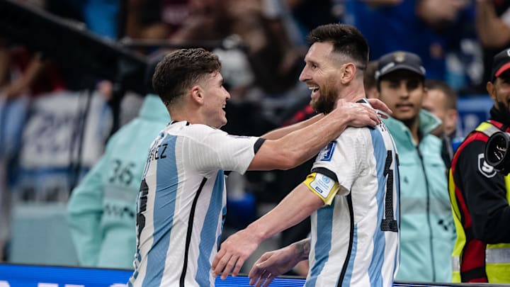 Julián Álvarez e Messi foram os grandes destaques do confronto