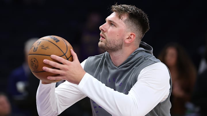 Dallas Mavericks v Los Angeles Lakers