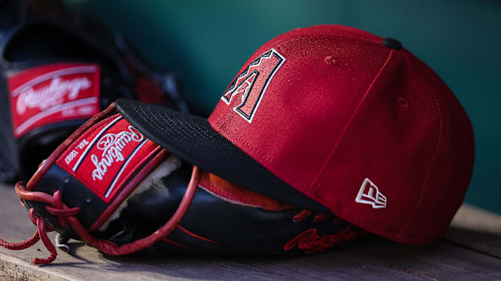 Jun 7, 2023; Washington, District of Columbia, USA; A general view of an Arizona Diamondbacks hat and Rawlings glove in the dugout during the fifth inning of the game against the Washington Nationals at Nationals Park. Jun 7, 2023; Washington, District of Columbia, USA; A general view of an Arizona Diamondbacks hat and Rawlings glove in the dugout during the fifth inning of the game against the Washington Nationals at Nationals Park.