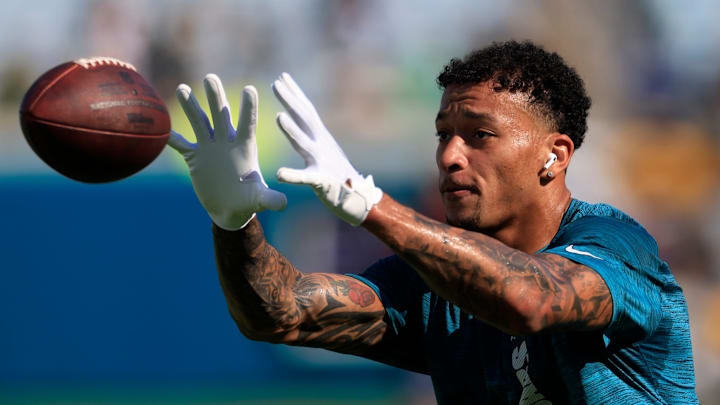 Jacksonville Jaguars tight end Evan Engram (17) catches a pass before an NFL football matchup Sunday, Oct. 27, 2024 at EverBank Stadium in Jacksonville, Fla. [Corey Perrine/Florida Times-Union]