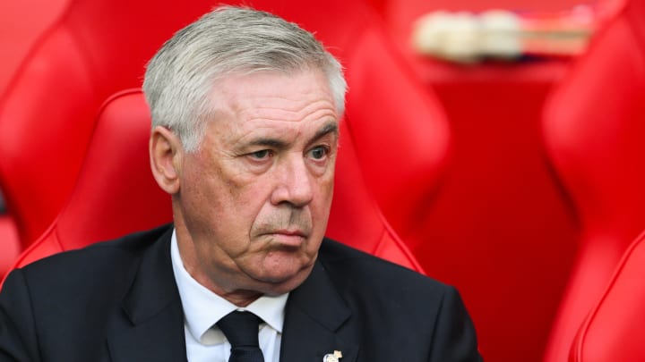 Carlo Ancelotti a perdu un défenseur central. Carlo Ancelotti a perdu un défenseur central.