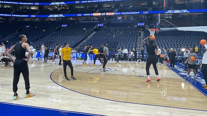 Missouri Tigers Warming Up for Florida in SEC Tournament Quarterfinal