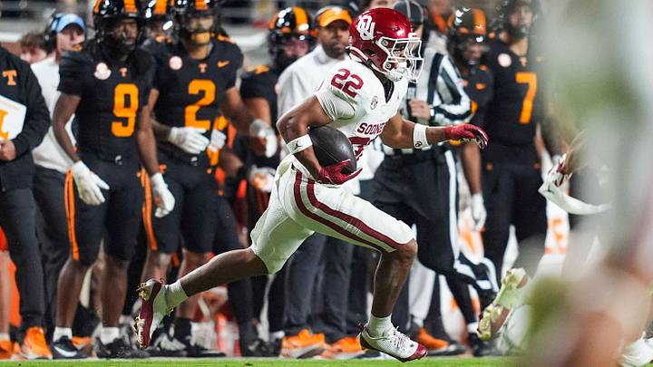 Oklahoma safety Peyton Bowen returns an interception against Tennessee. Oklahoma safety Peyton Bowen returns an interception against Tennessee.