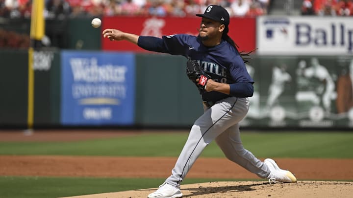 Seattle Mariners starting pitcher Luis Castillo throws against the St. Louis Cardinals on Sept. 8 at Busch Stadium. Seattle Mariners starting pitcher Luis Castillo throws against the St. Louis Cardinals on Sept. 8 at Busch Stadium.