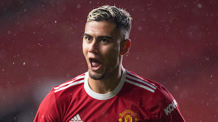 Pereira is currently on loan at the Brazilian club 