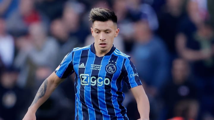 Lisandro Martinez atua no futebol holandês há três temporadas