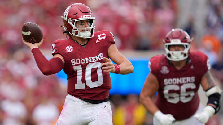 Oklahoma Sooners quarterback John Mateer (10) throws a pass during a college football game between the University of Oklahoma Sooners (OU) and the Auburn Tigers at Gaylord Family Ð Oklahoma Memorial Stadium in Norman, Okla., Saturday,Sept. 20, 2025. Oklahoma won 24-17.