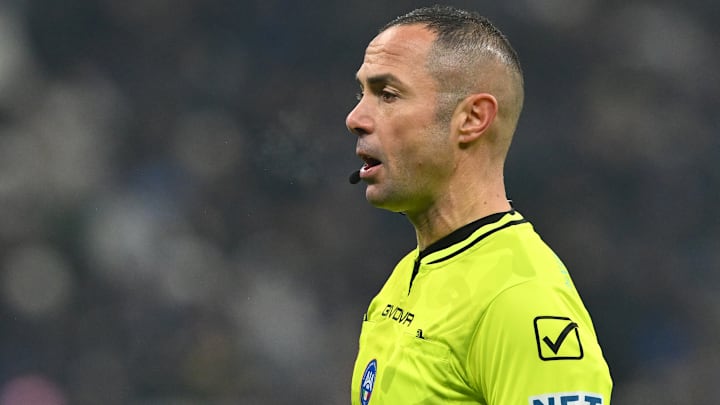 Marco Guida a été désigné pour ce match.