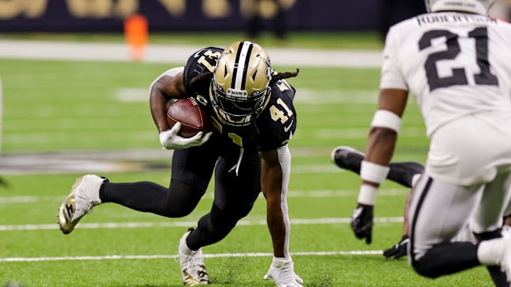 Alvin Kamara has at least nine targets in each of his last three games