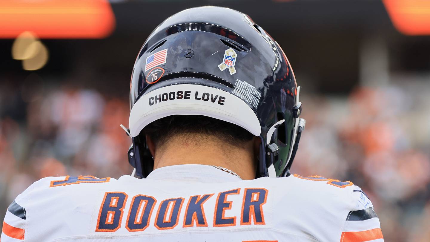 Top 26 Players of 2026: Austin Booker Will Play Key Role in Bears' Pass-Rush Success