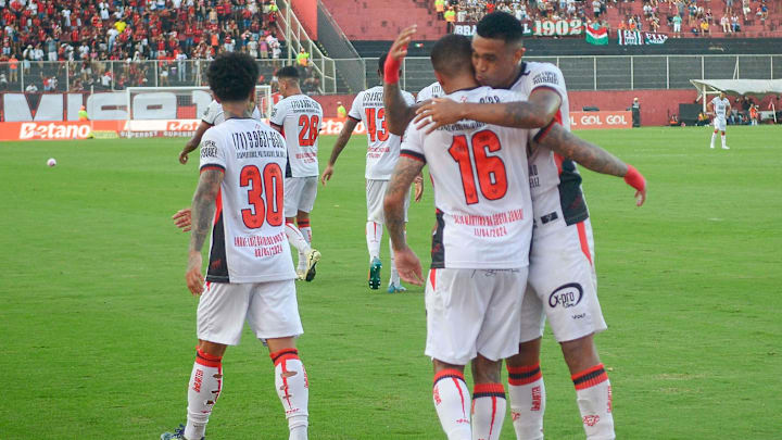 Vitória bateu o Fluminense por 2 a 1 no Barradão