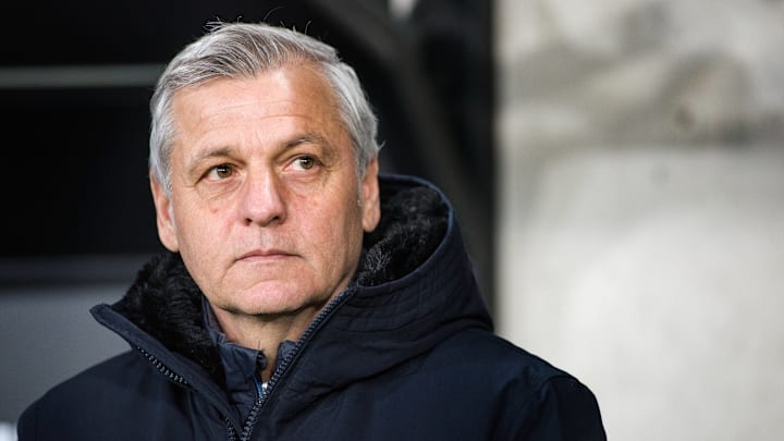 Bruno Genesio ne fait plus jouer Arthur Theate depuis deux matchs