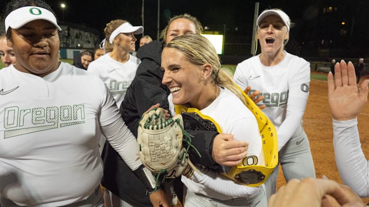 Oregon pitcher Lyndsey Grein was named co-Big Ten Pitcher of the Week. 