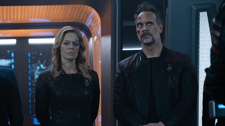 Jeri Ryan as Seven of Nine, Todd Stashwick as Captain Liam Shaw in "Surrender" Episode 308, Star Trek: Picard on Paramount+. Photo Credit: Trae Patton/Paramount+. ©2021 Viacom, International Inc. All Rights Reserved.
